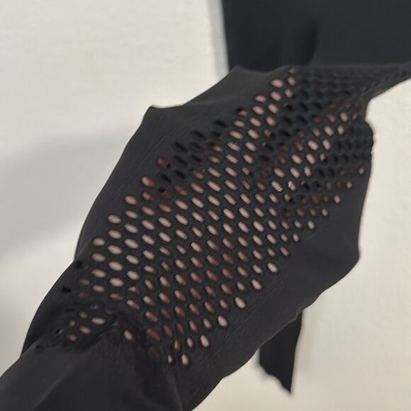 NWOT- Victoria Sectret high-waisted- black- side cut-out leggings- Size small - Picture 4 of 7